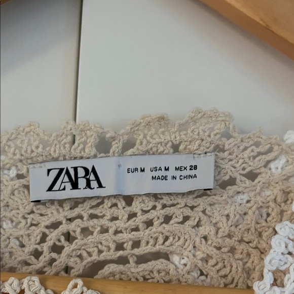 Zara Crochet Lace Top in Beige and White, M - Picture 2 of 5